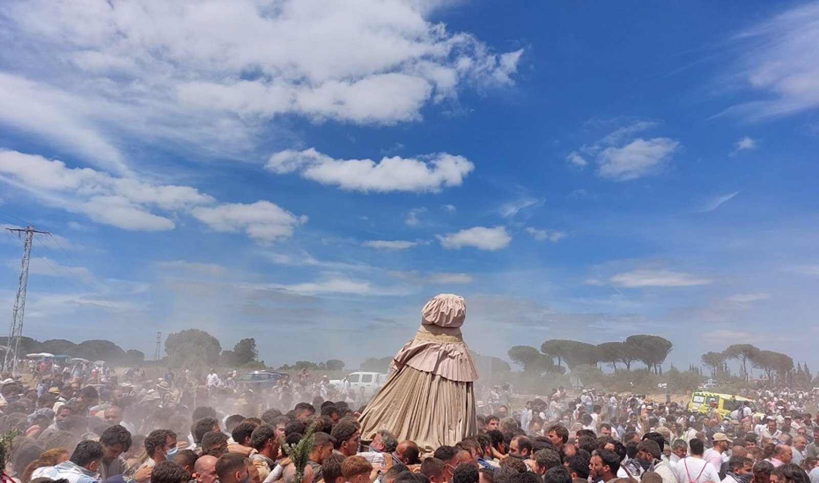 Las atenciones sanitarias durante el traslado de la Virgen del Rocío