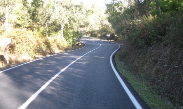Mejorado el firme de la carretera que une la Nacional 435 con Berrocal