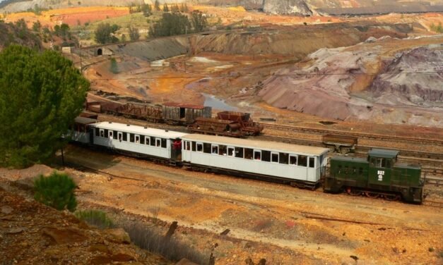 Acuerdo para la promoción turística del tren minero de Riotinto
