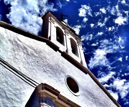 La Iglesia de La Granada de Riotinto, el encanto de la arquitectura rural