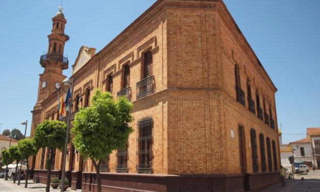 El edificio del Ayuntamiento de Nerva, todo un símbolo