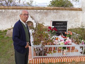 Una historia en el cementerio de El Campillo