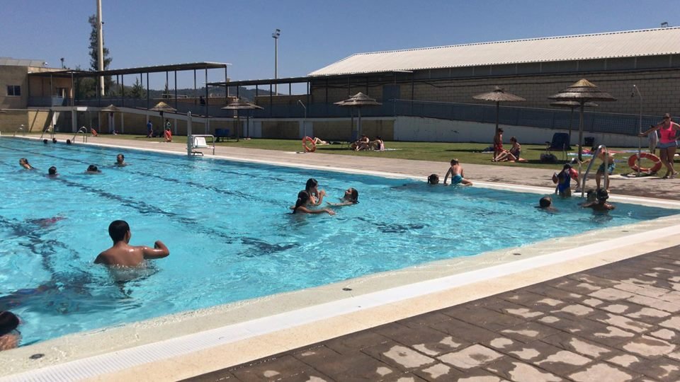 El Ayuntamiento de Nerva atribuye la defecación en la piscina a un acto vandálico