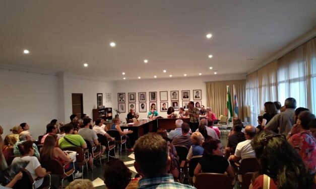 Una tensa reunión deja en el aire la ubicación del futuro tanatorio de El Campillo