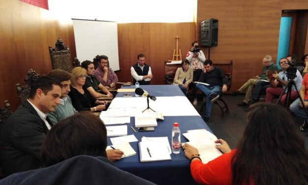 Las retribuciones de los concejales de Riotinto quedan intactas al no someterse a votación