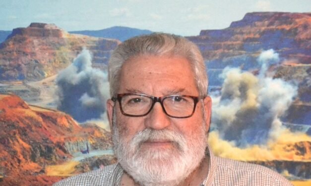 Antonio Perejil Delay, un nervense que muestra su amor a su tierra a través de la literatura, la historia y la fotografía