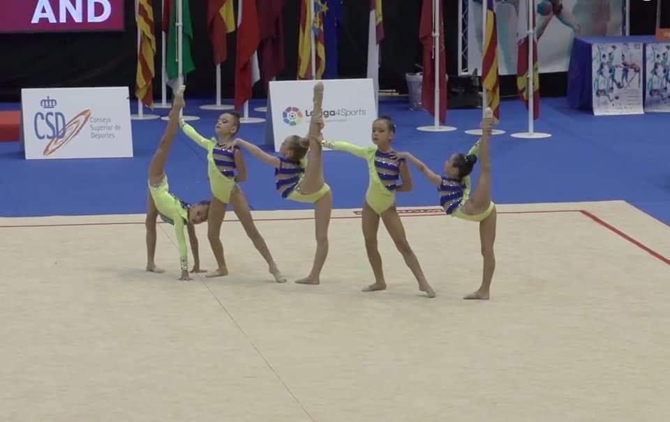 La gimnasta campillera María Domínguez logra la décima plaza en el Campeonato de España