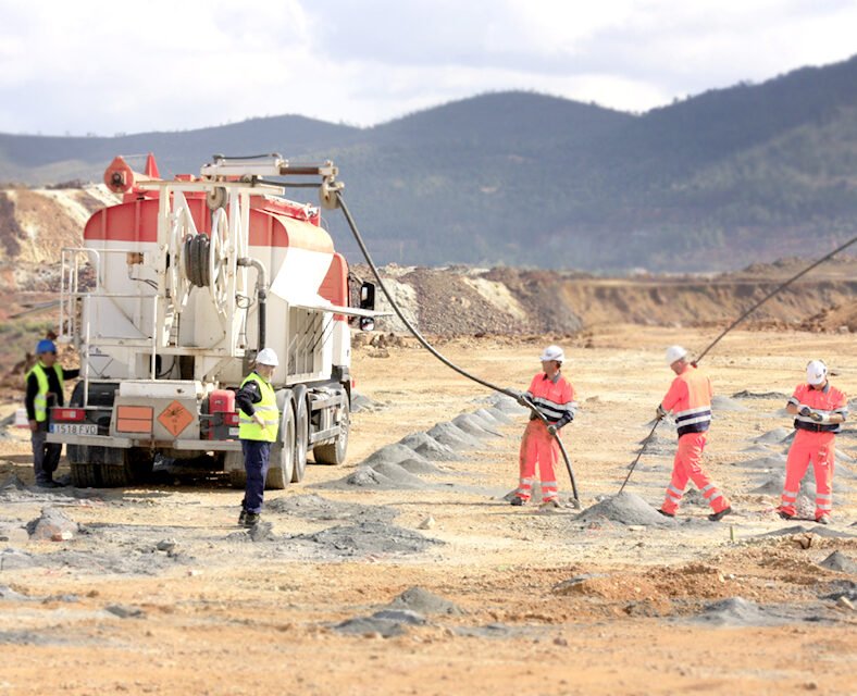 La industria tiró de la bajada del paro en la Cuenca Minera en 2018