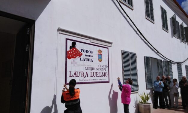 El Campillo homenajea a Laura Luelmo junto a la pareja y amigos de la joven