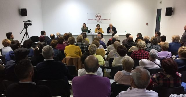 Cristina Almeida defiende en Nerva el derecho a la justicia para las víctimas del franquismo