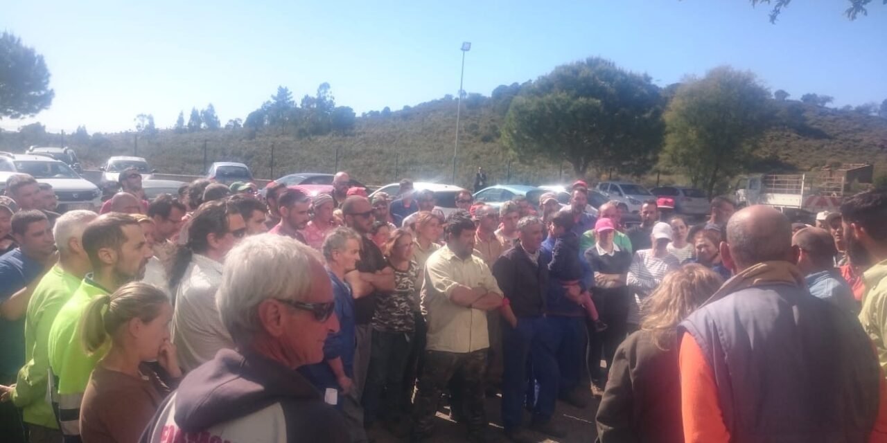 Alcaldes socialistas de la Cuenca trasladan a Riotinto Fruit su apoyo a los trabajadores