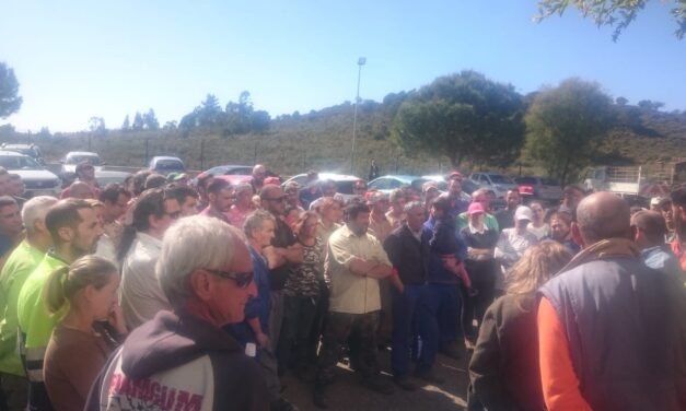 Alcaldes socialistas de la Cuenca trasladan a Riotinto Fruit su apoyo a los trabajadores