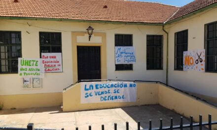 Convocan una concentración para exigir una maestra de apoyo en Riotinto