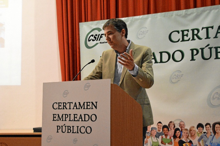 El médico de El Campillo logra el Premio al Empleado Público del Año en Huelva