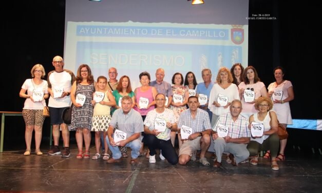 El Campillo homenajea a sus senderistas