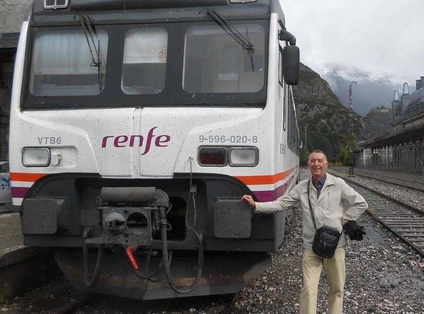 Paco Alcázar, un nervense que lleva el ferrocarril minero en los genes