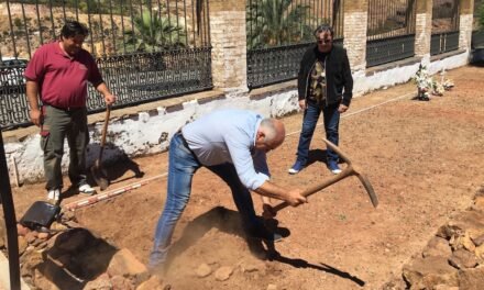 Sancionan al alcalde de Nerva por inaugurar los trabajos de exhumación en periodo electoral