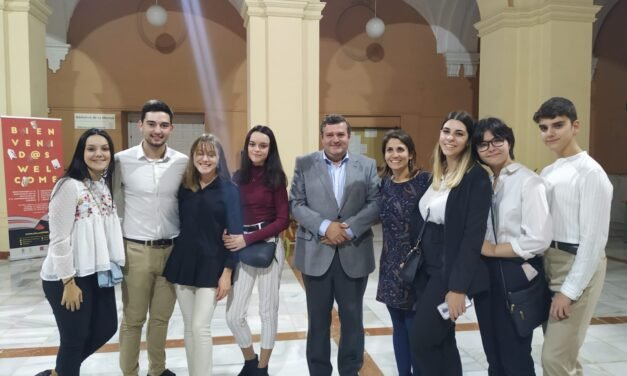 Alumnos de Nerva disputan la final del I Torneo Nacional de Debate Económico