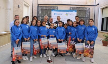 La Diputación recibe a las campeonas de Andalucía de fútbol