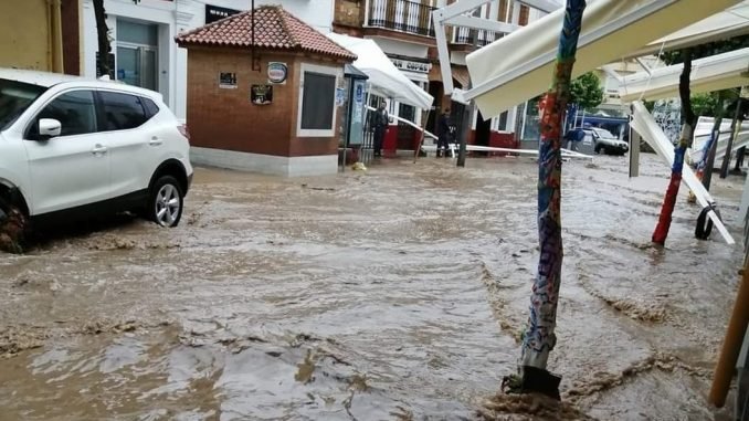 «Los afectados por la riada estamos en el más absoluto de los abandonos»