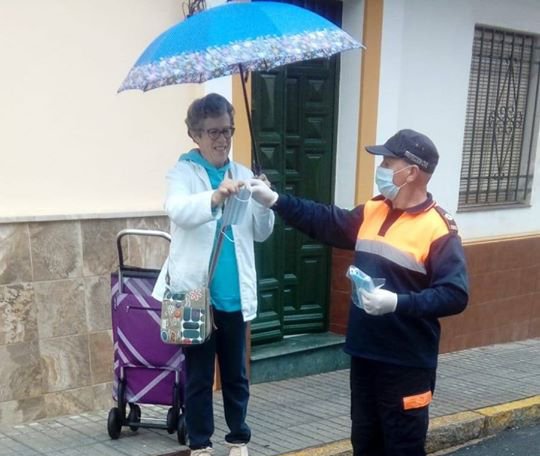 El Ayuntamiento de Nerva reparte mascarillas en las viviendas del municipio