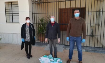 Donan material de limpieza al Ayuntamiento de El Campillo para combatir el covid