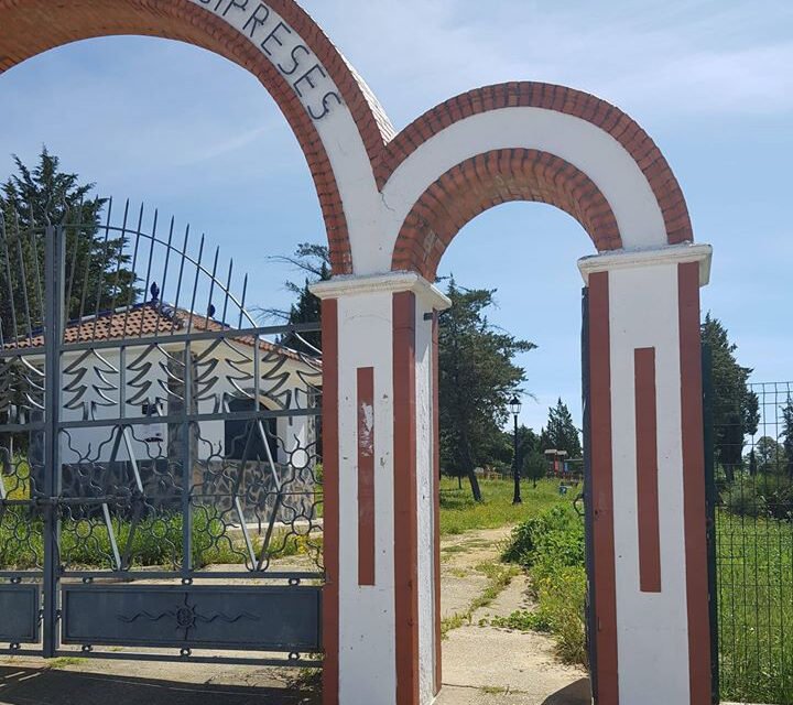 El Campillo abre su Parque de los Cipreses para que los vecinos puedan pasear