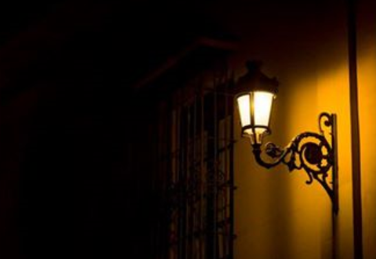 Zalamea sustituye sus viejas luminarias por lámparas Led