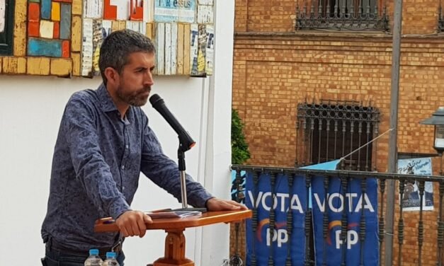 El PP ve «deslealtad institucional» en el alcalde de Nerva