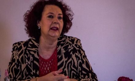 Rosario Santana presenta ‘Eclipse de Marzo’ en el Salón del Libro de Punta Umbría