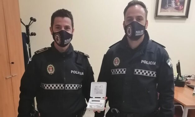La Policía Local de El Campillo adquiere un lector de chip para la identificación de animales