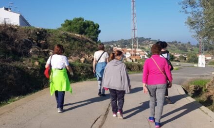 Vecinos solidarios de El Campillo combaten la soledad de sus mayores