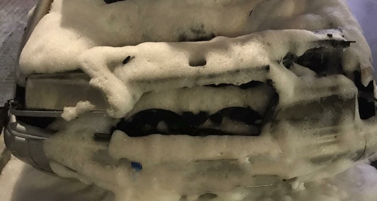 Un vehículo sale ardiendo en Villarrasa