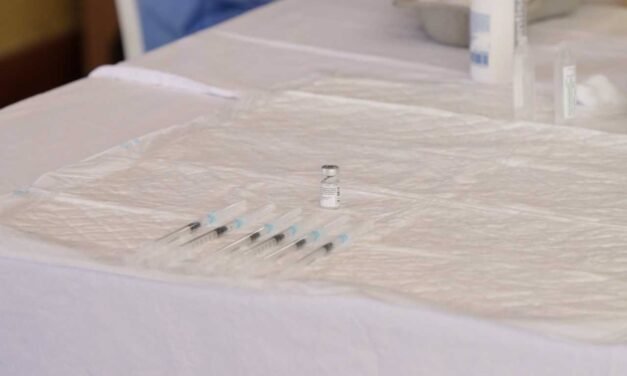 Dimite la concejal de Salud de Bonares por vacunarse sin corresponderle