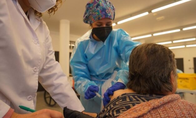 Casi 200 personas se vacunan contra el covid en la residencia de mayores de Ayamonte