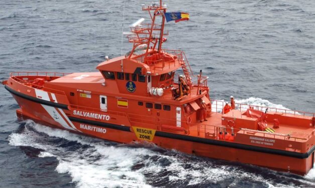Buscan a dos marineros de Ayamonte desaparecidos en alta mar