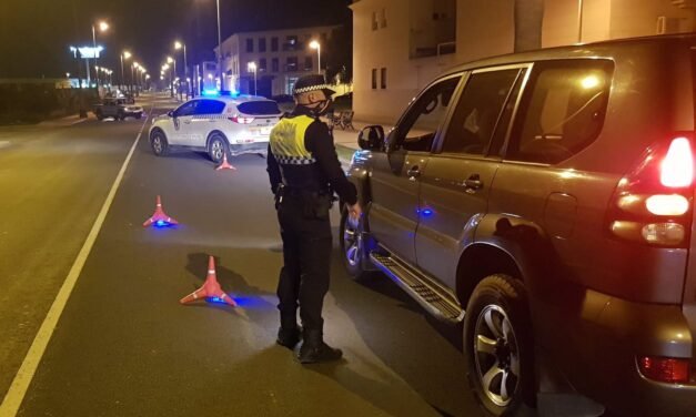 La policía de Cartaya disuelve una concentración nocturna en el Caño de la Culata