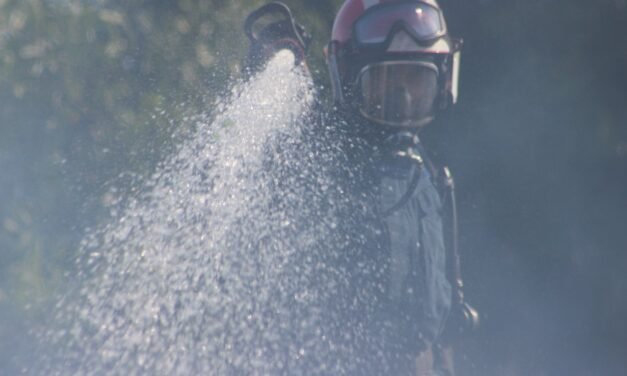 Arde una vivienda en El Quejigo (Jabugo) por el fuego de una chimenea