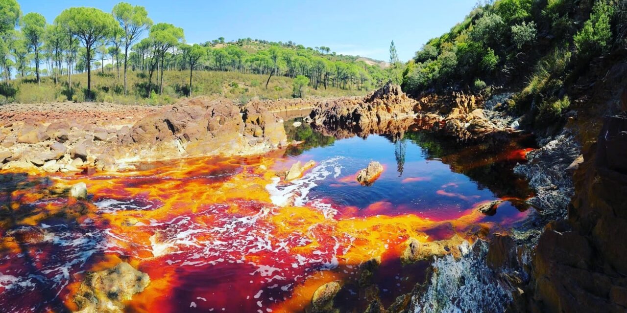 Riotinto organiza una ruta de senderismo a Las Delgadas para el Día de Andalucía