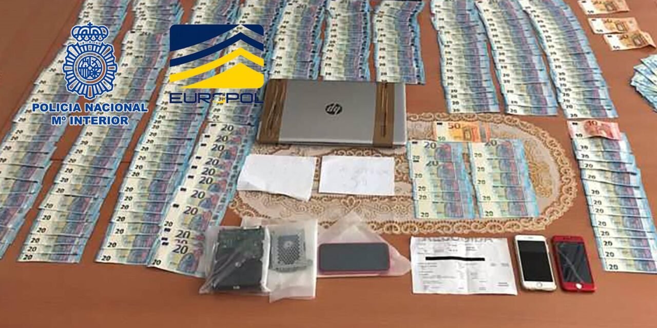 Dos detenidos en Almonte por vender billetes falsos a través de redes sociales