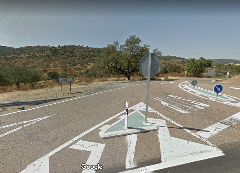 Dos heridos tras un accidente múltiple ocasionado por un animal en Almonaster