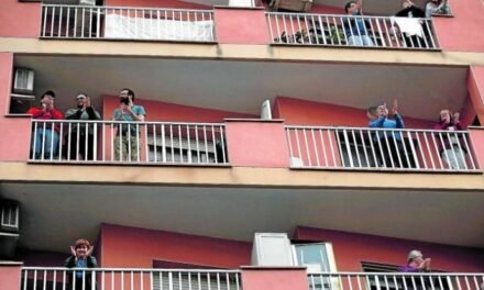 La UHU realiza un estudio sobre el poder comunicativo de los balcones durante el confinamiento