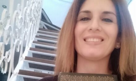 Inma López lanza su primer libro, ‘El último diario de la Tierra’
