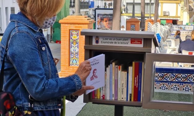 Valverde habilita dos puntos de lectura para que los vecinos puedan tomar libros prestados