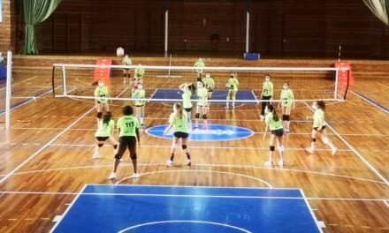 El CD Estuaria inicia su asalto al Campeonato de Andalucía Cadete de Voleibol
