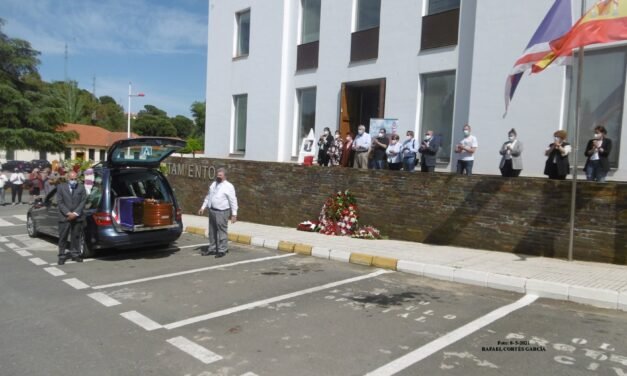 Homenaje municipal en la despedida a Luis Cassá