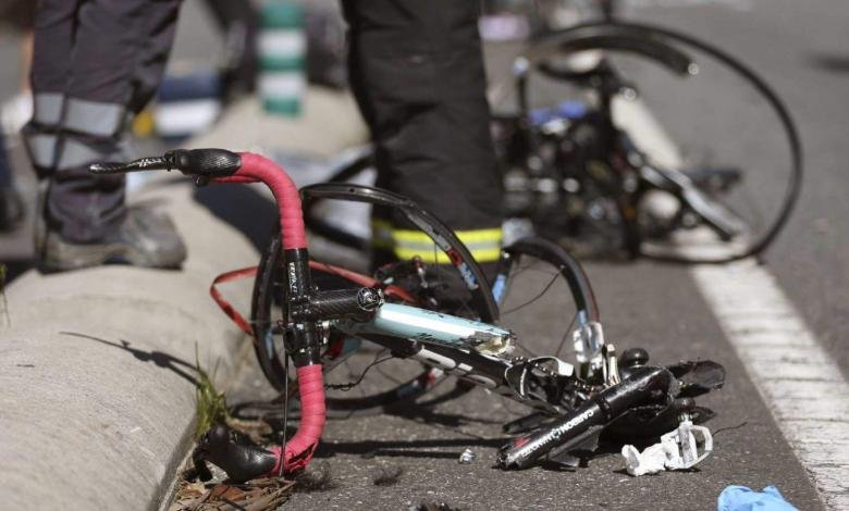 Fallece un ciclista tras ser atropellado en una carretera en Niebla