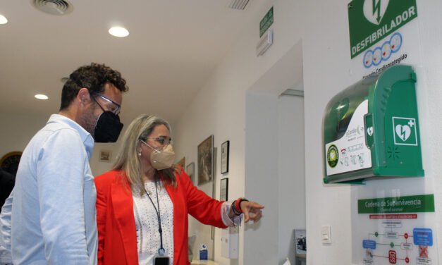 Instalan el primer espacio cardioprotegido en El Rompido