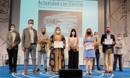 La UHU entrega los premios de periodismo científico ‘Actualidad con Ciencia’