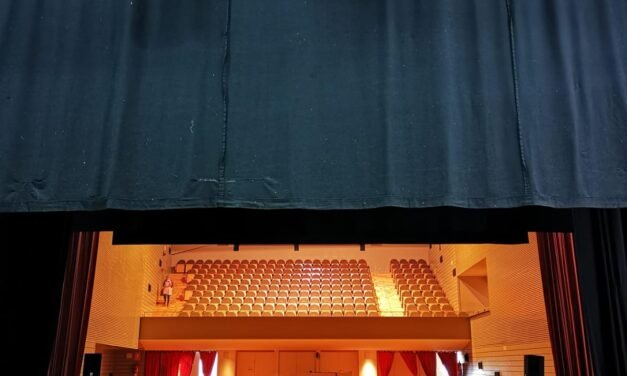 Valverde denuncia recortes de la Junta para la programación de su teatro